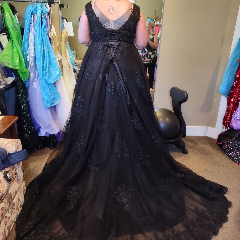 Davinci ball gown - Picture 4 of 4